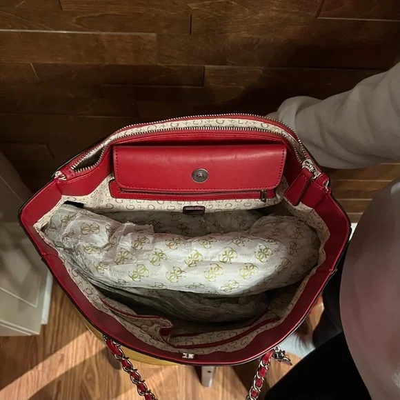 Guess Purse - Picture 3 of 4